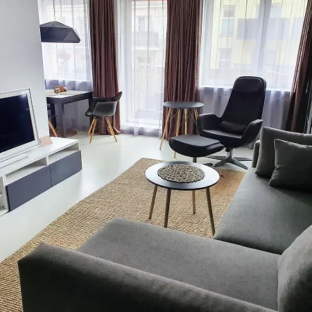 Апартаменты Whitebeeapartament *